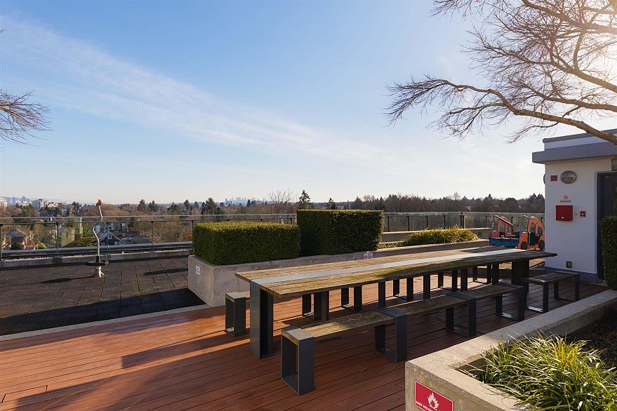 225 2888 Cambie Street