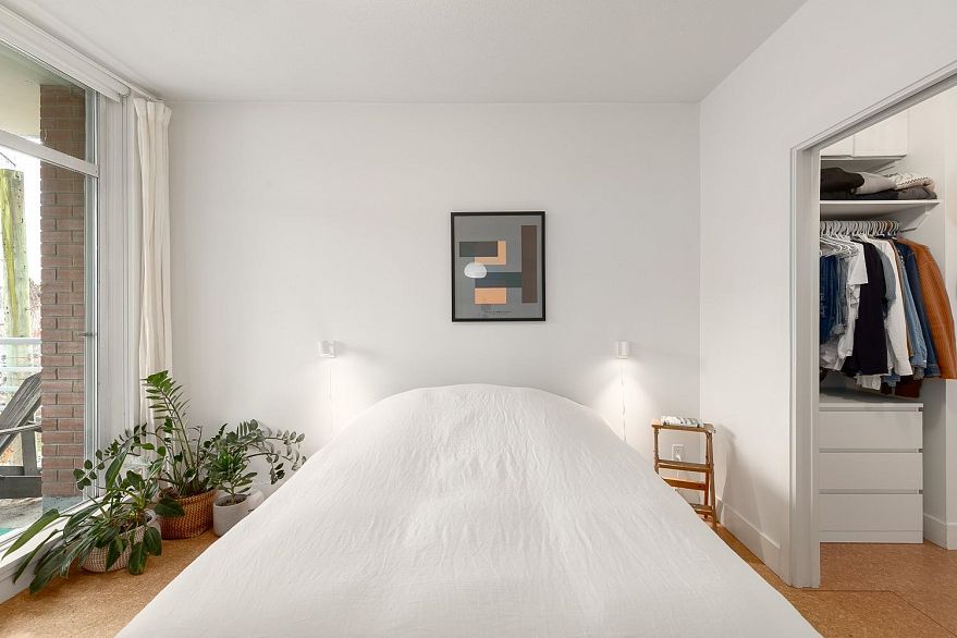 412 298 E 11th Avenue