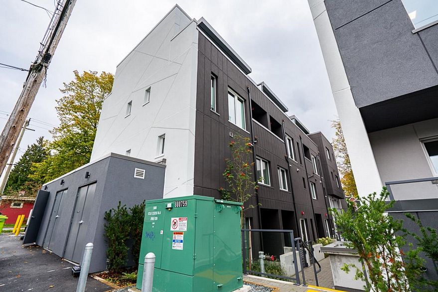 110 2085 E 1st Avenue