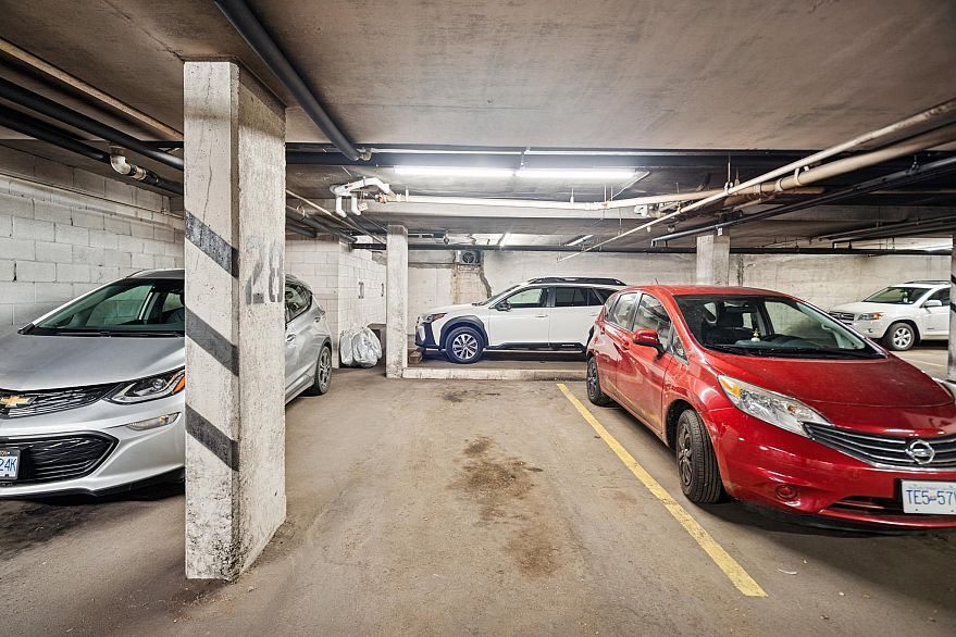 111 3787 W 4th Avenue