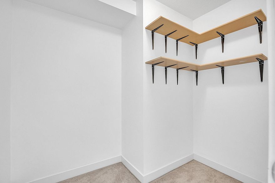 PH3 1533 E 8th Avenue