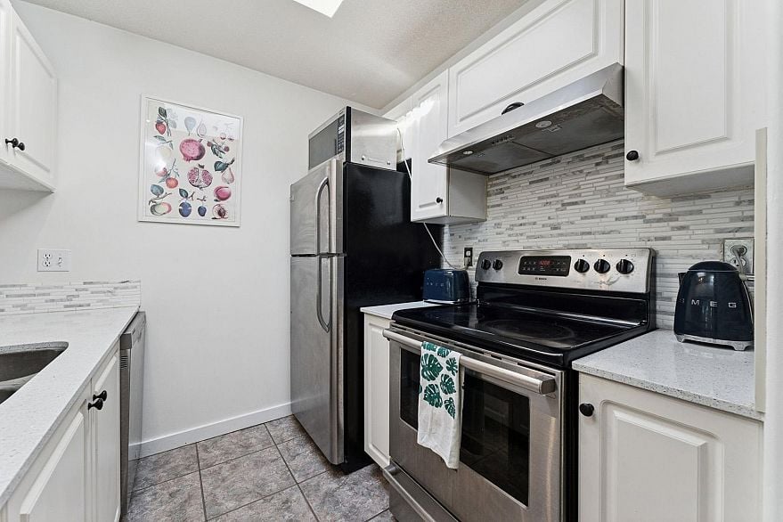 303 189 E 16th Avenue