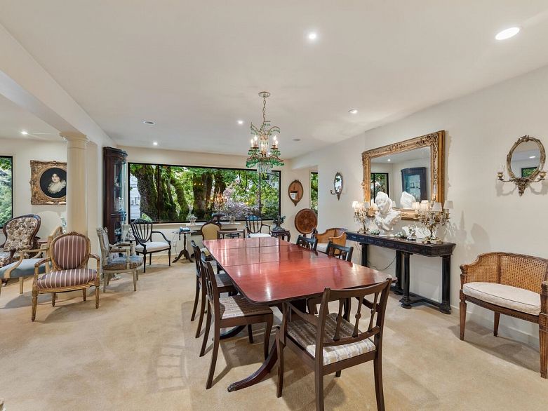 201 1695 W 10th Avenue