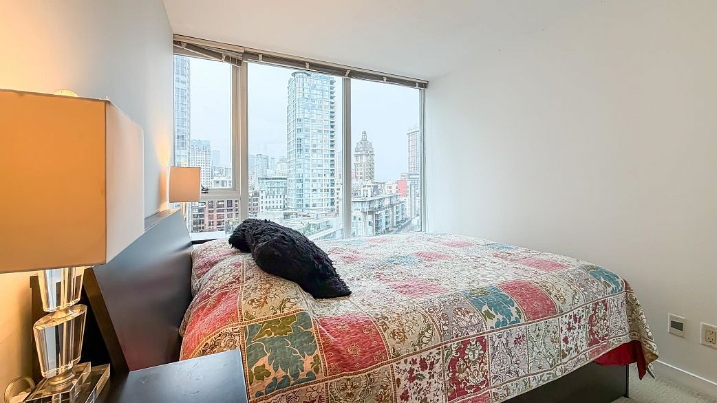 1606 688 Abbott Street