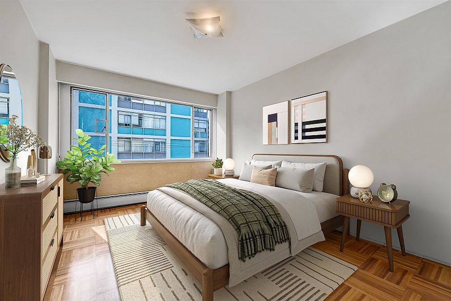 301 1050 Chilco Street