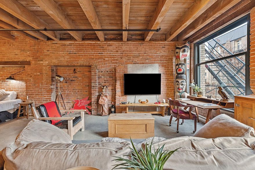 314 55 E Cordova Street