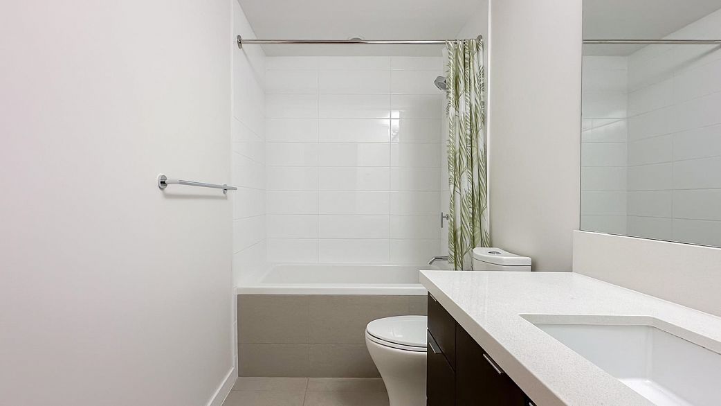 503 384 E 1st Avenue