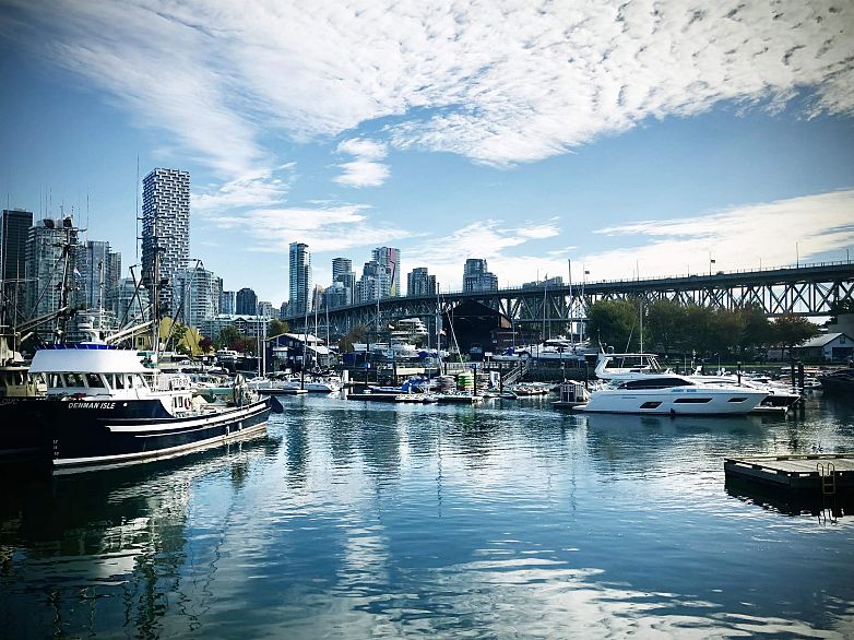 204 1550 Mariner Walk