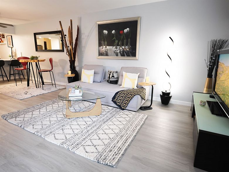 204 1550 Mariner Walk