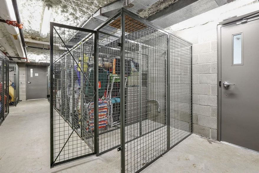 221 159 W 2nd Avenue