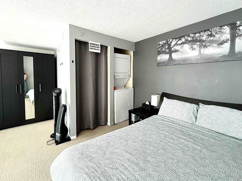 403 933 Seymour Street