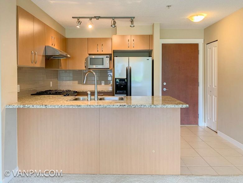 323 9288 ODLIN ROAD, Richmond BC V6X 0C3