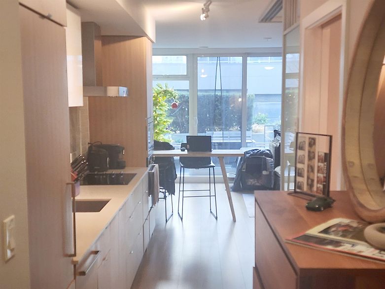 221 159 W 2nd Avenue