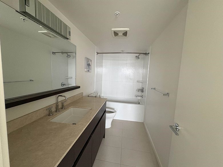 307 2858 W 4th Avenue