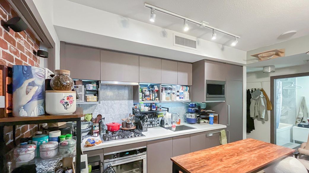 1205 68 Smithe Street