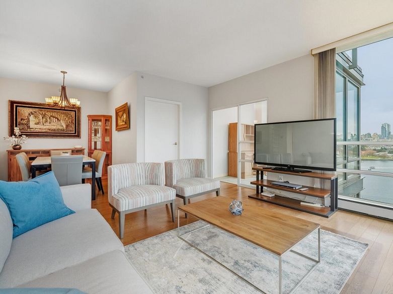 18C 139 Drake Street