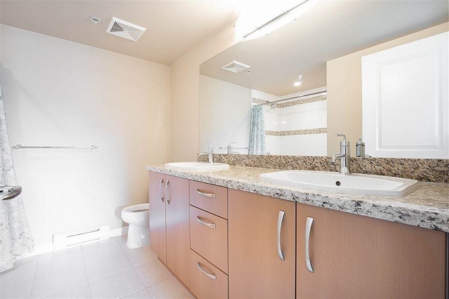 323 9288 ODLIN ROAD, Richmond BC V6X 0C3