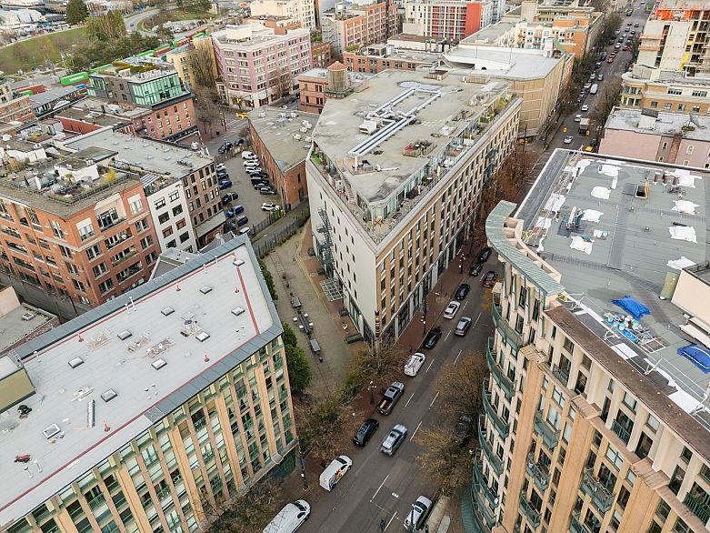 314 55 E Cordova Street