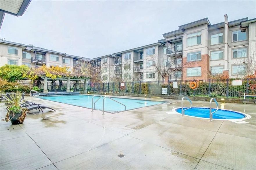 323 9288 ODLIN ROAD, Richmond BC V6X 0C3