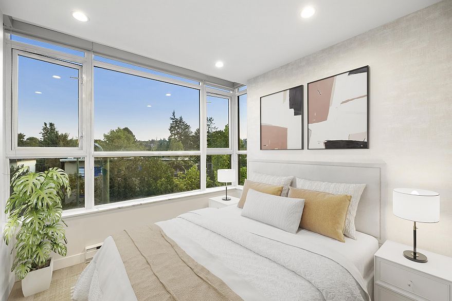 211 1961 Collingwood Street