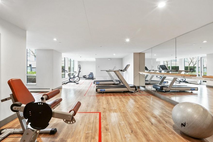 221 159 W 2nd Avenue