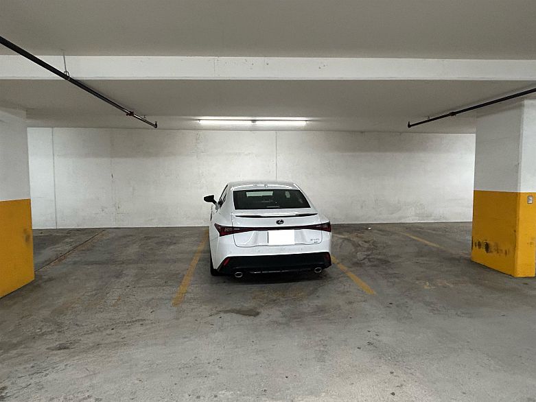 1606 688 Abbott Street