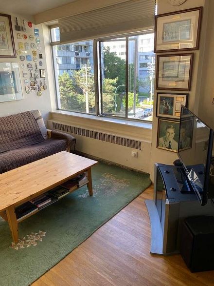 410 1975 Pendrell Street