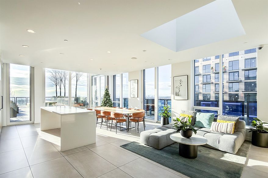 702 5058 Joyce Street