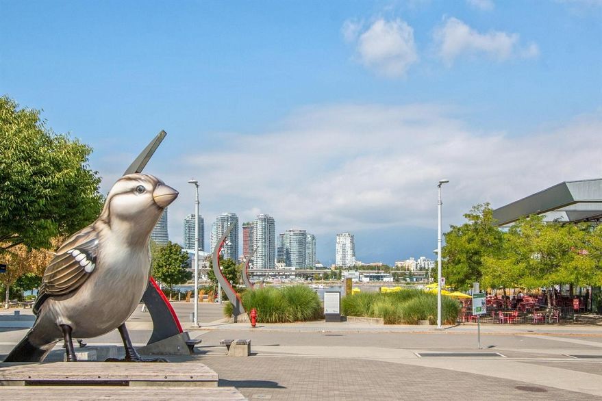 221 159 W 2nd Avenue