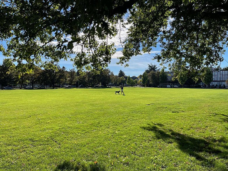 2887 E Georgia Street