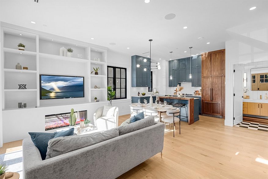 1 2565 Dundas Street