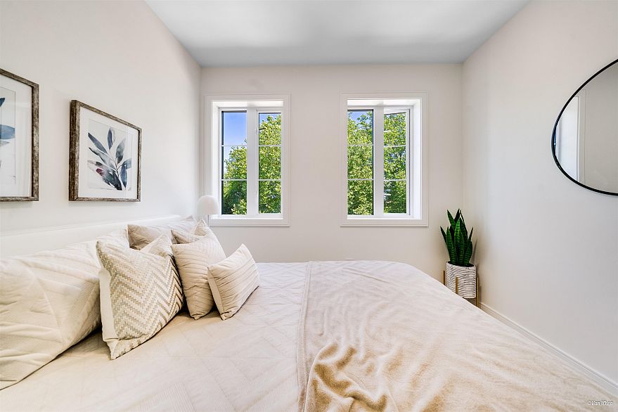 203 918 W 32nd Avenue