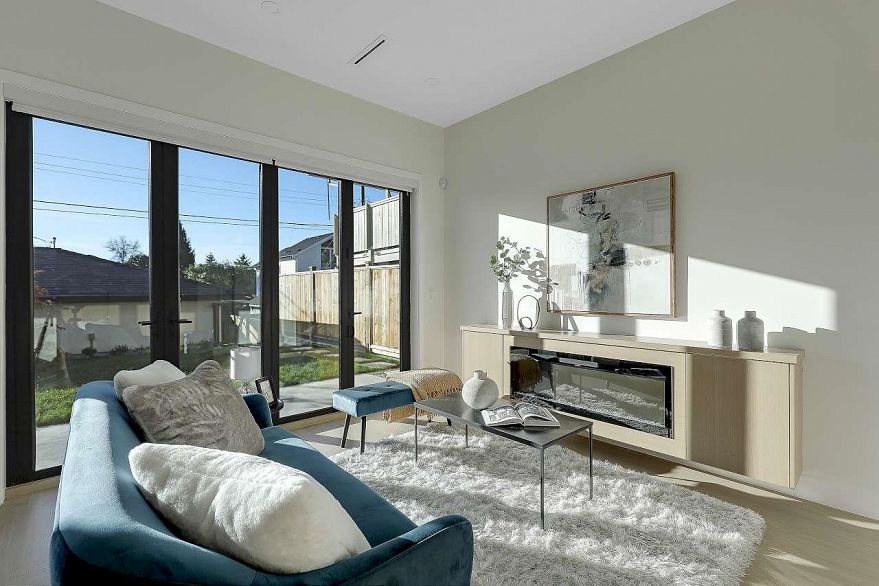 2 3558 Turner Street