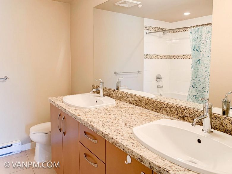 323 9288 ODLIN ROAD, Richmond BC V6X 0C3