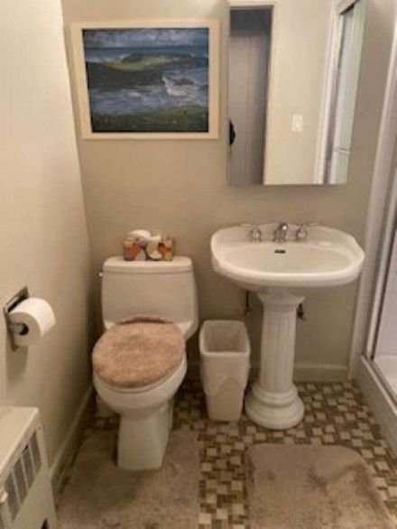 410 1975 Pendrell Street