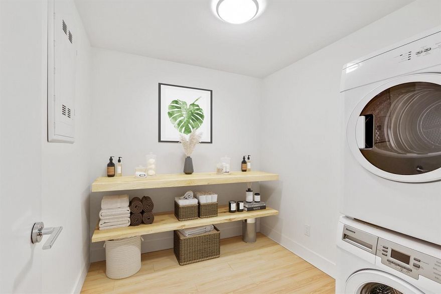 221 159 W 2nd Avenue