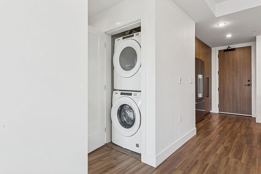 405 6933 Cambie Street