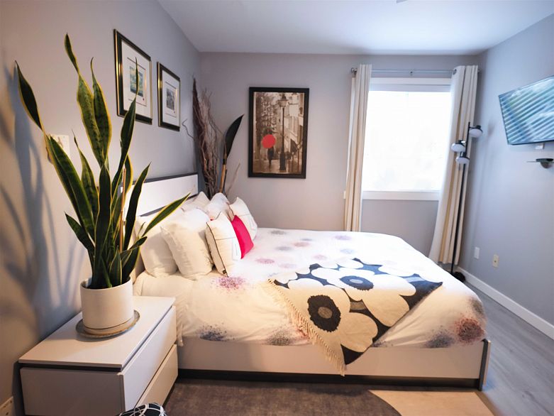 204 1550 Mariner Walk