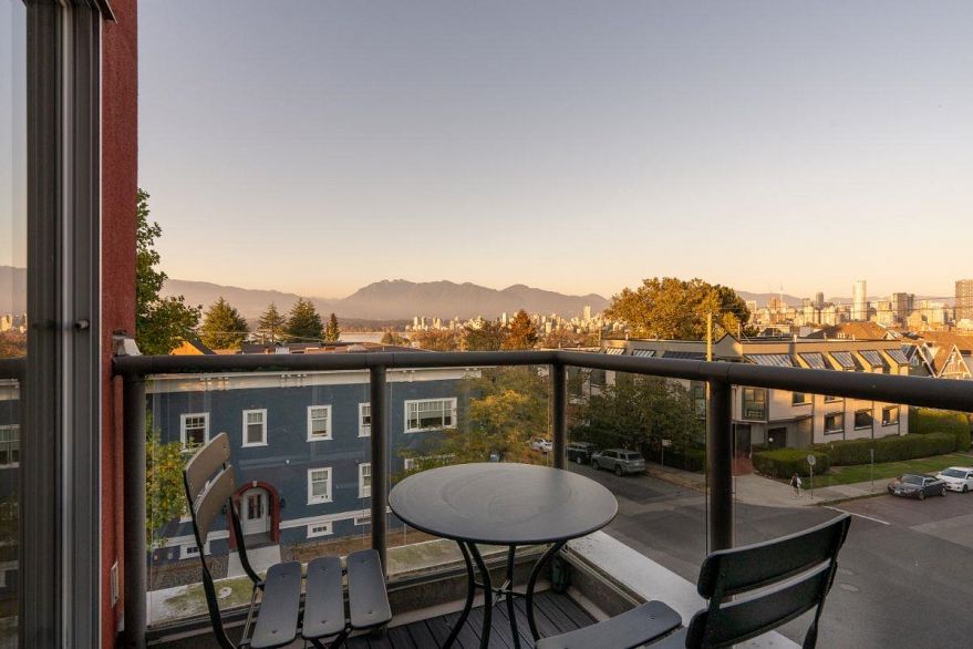 402 2216 W 3rd Avenue