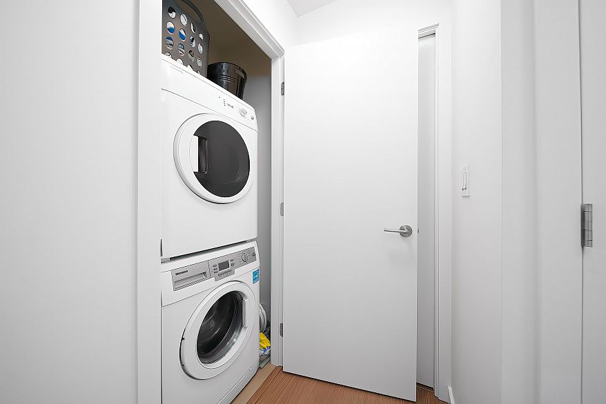 1907 5470 Ormidale Street