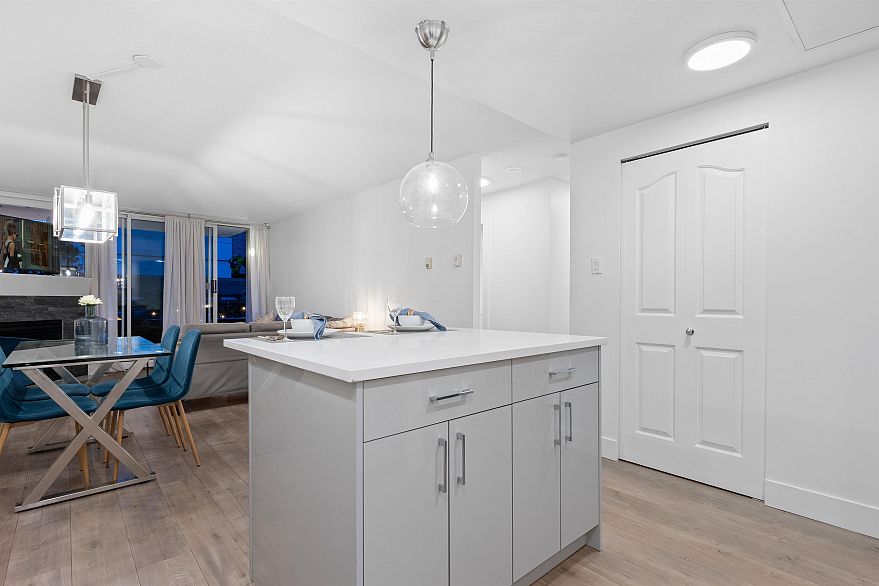 312 555 Abbott Street