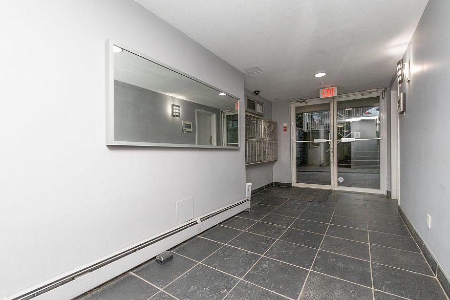 205 33 N TEMPLETON DRIVE, Vancouver BC V5L 3C9