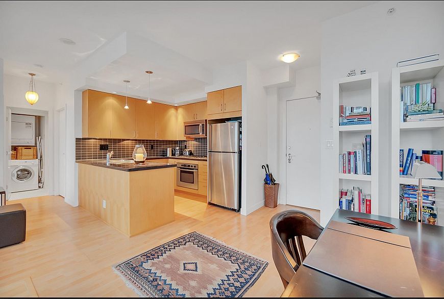 1907 1050 Smithe Street