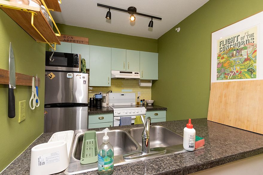 205 33 N TEMPLETON DRIVE, Vancouver BC V5L 3C9