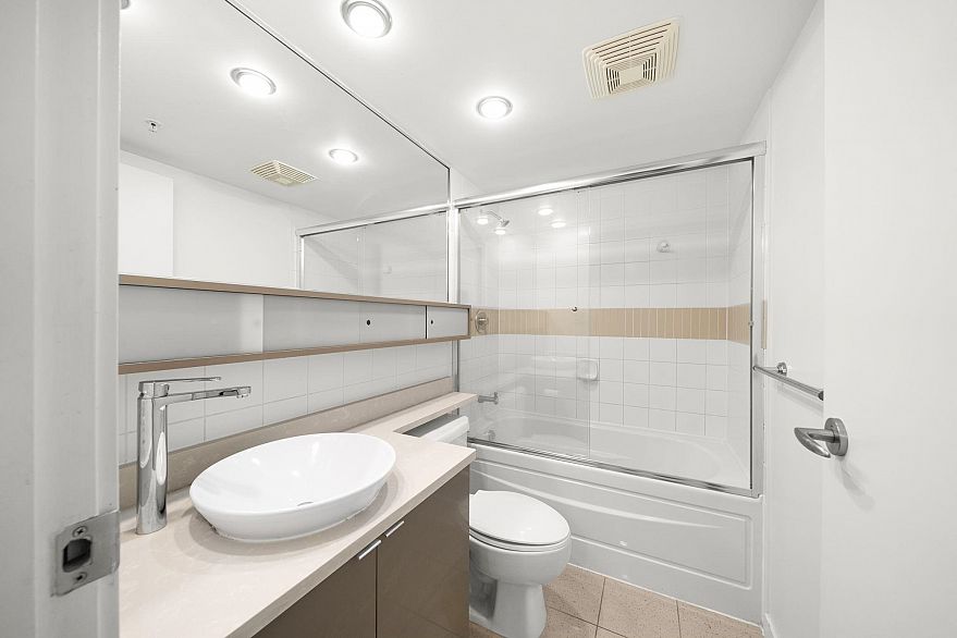 1501 939 Expo Boulevard