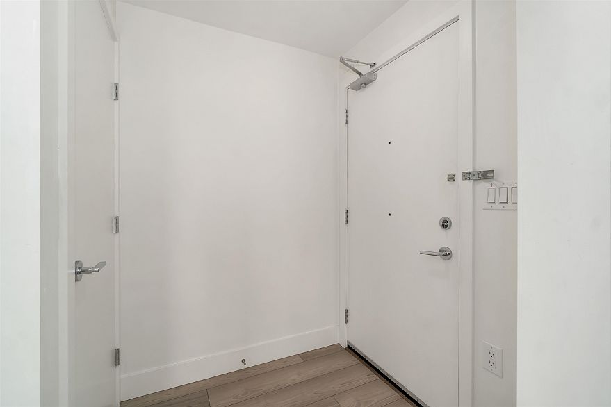 808 3581 E Kent Avenue North