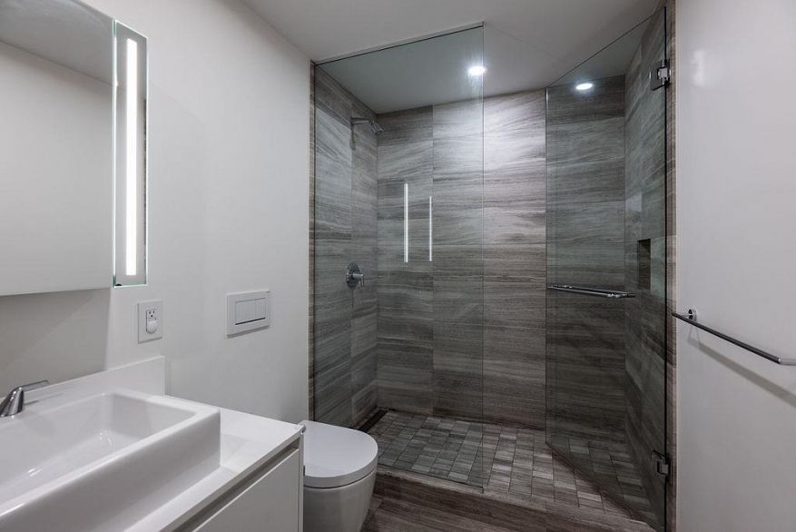 4208 1480 Howe Street