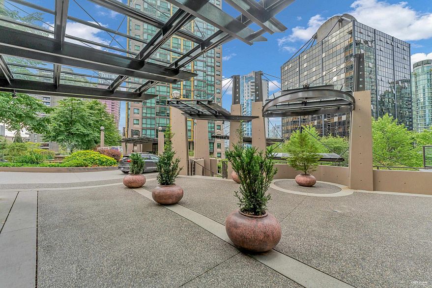 1905 1331 Alberni Street