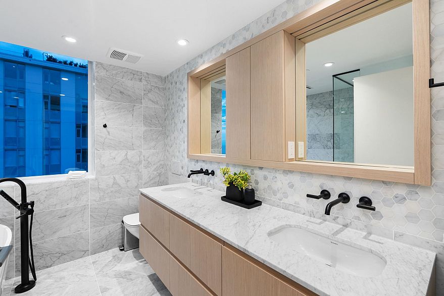 1604 1365 Davie Street