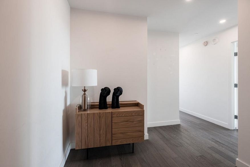 4208 1480 Howe Street